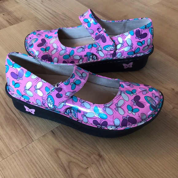 butterfly clogs